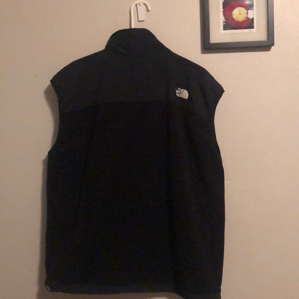 Men’s north face vest